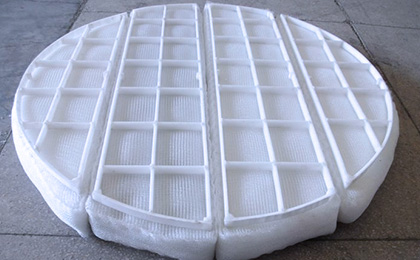 Wire mesh demister