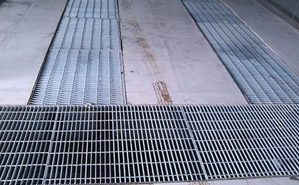 Steel grating